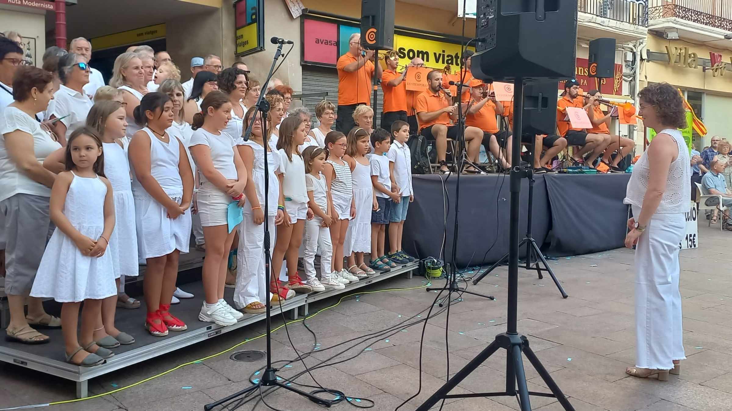 Participem cantant a la Sardana Blanca #FM24